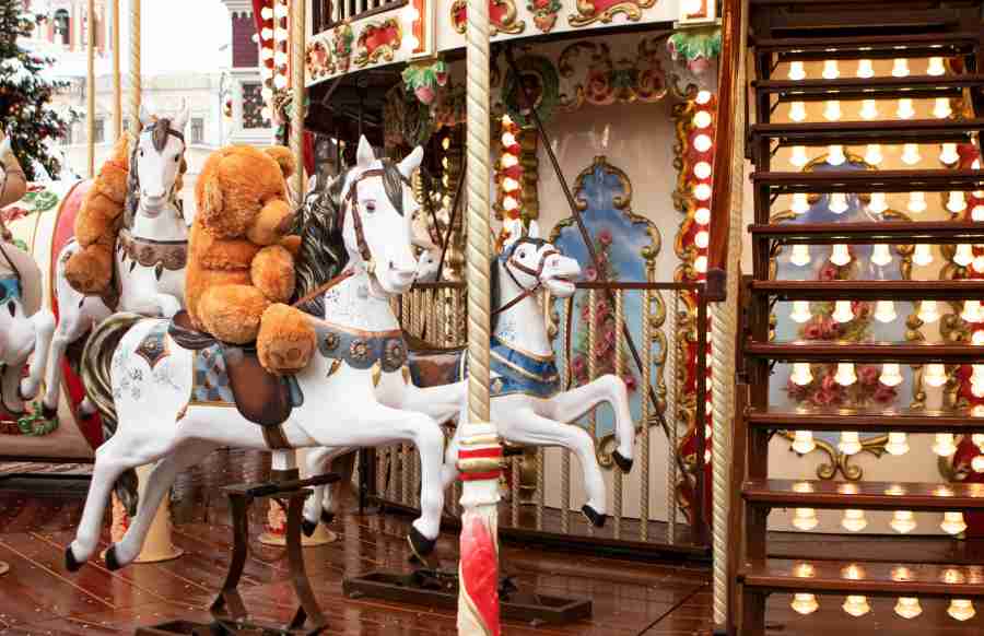 hamburg-christmas-market-carousel