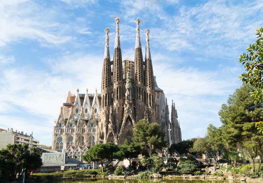 sagrada-familia-landmarks-of-brcelona