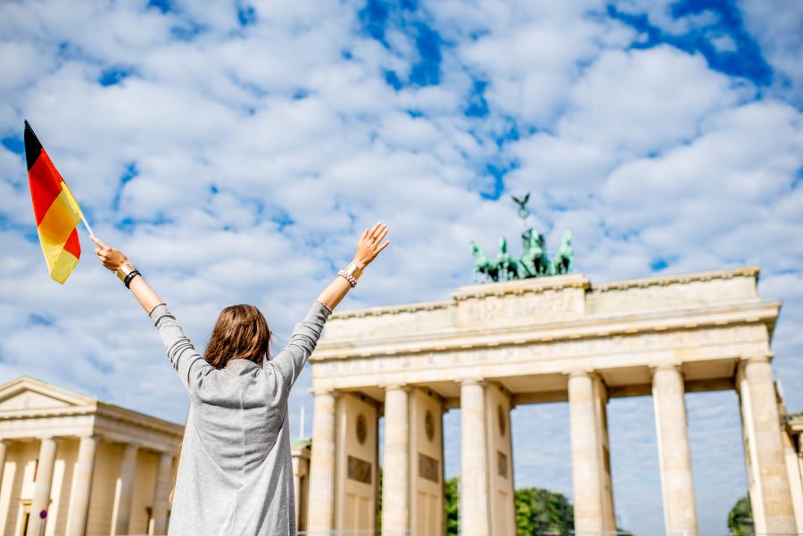 woman-traveling-in-berlin