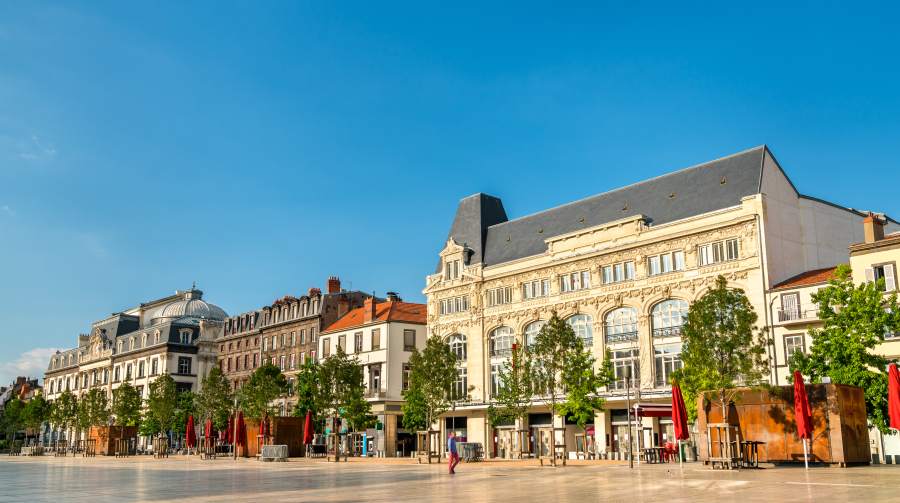 clermont-ferrand-in-winter-france