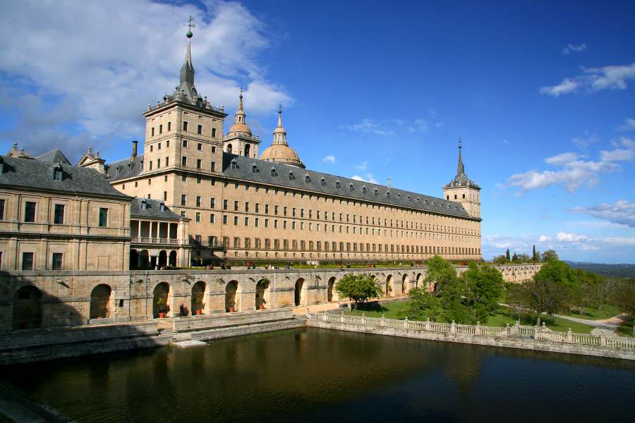 escorial-monastery-in-winter-spain