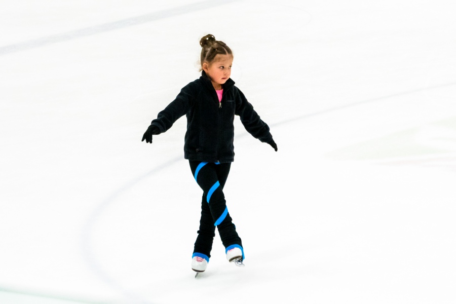 ice-skating-in-winter