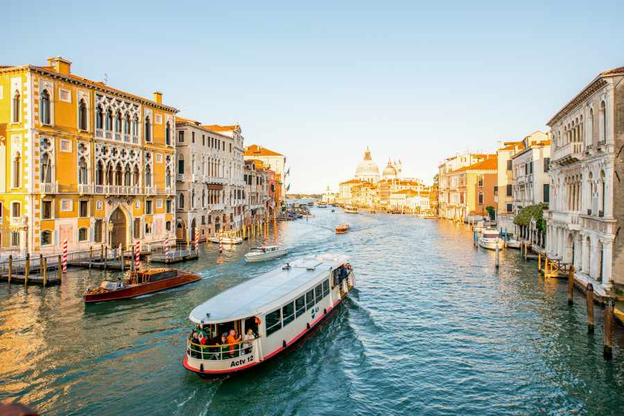 boat-tours-in-venice
